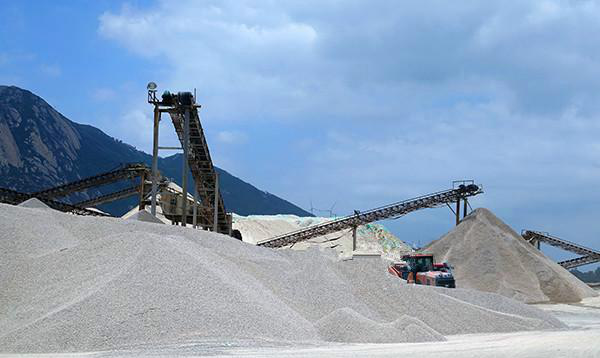 怎么選購制砂機(jī)？唐山金路來幫忙