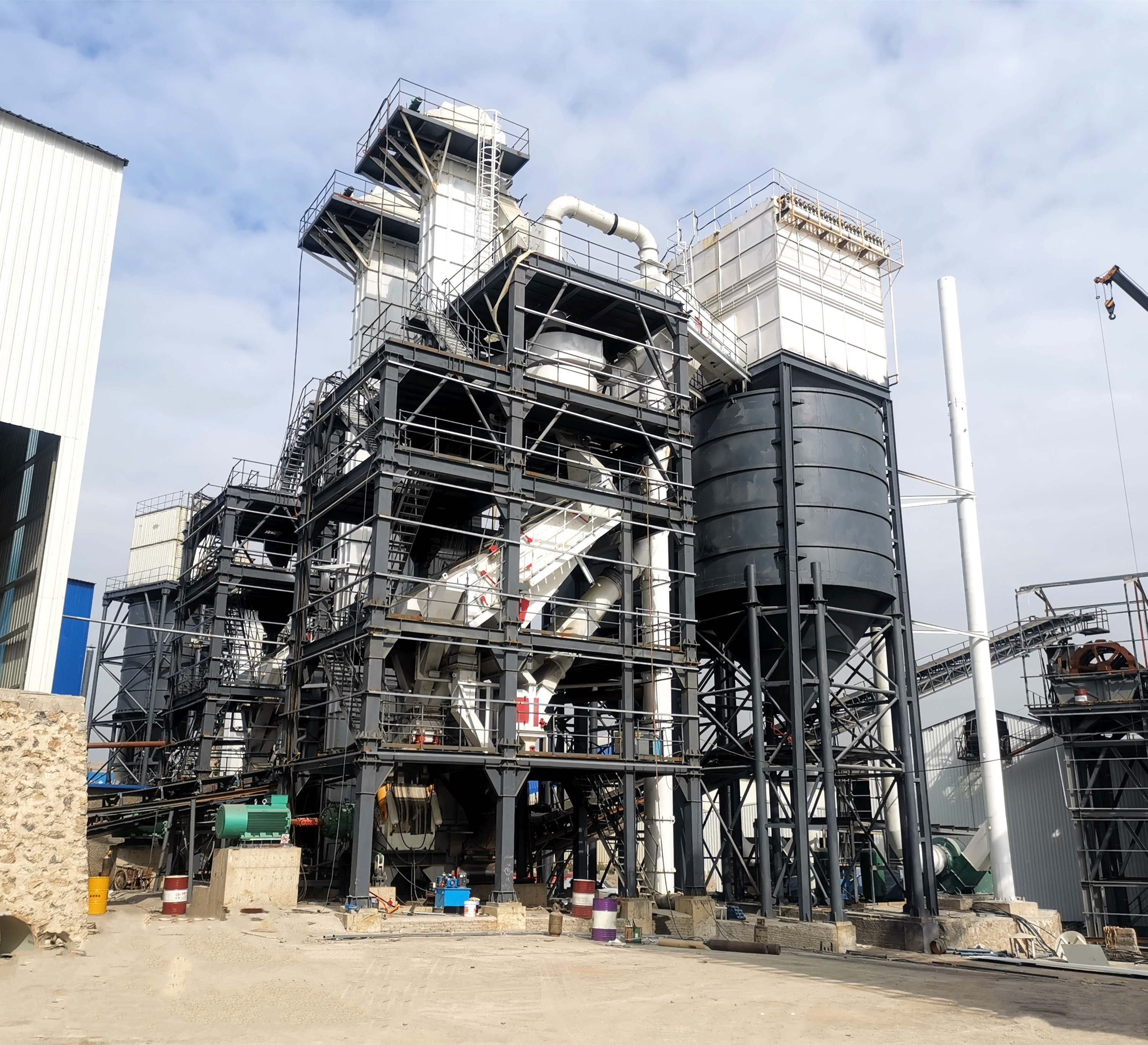 唐山金路干法制砂樓，助力高品質(zhì)機(jī)制砂生產(chǎn)