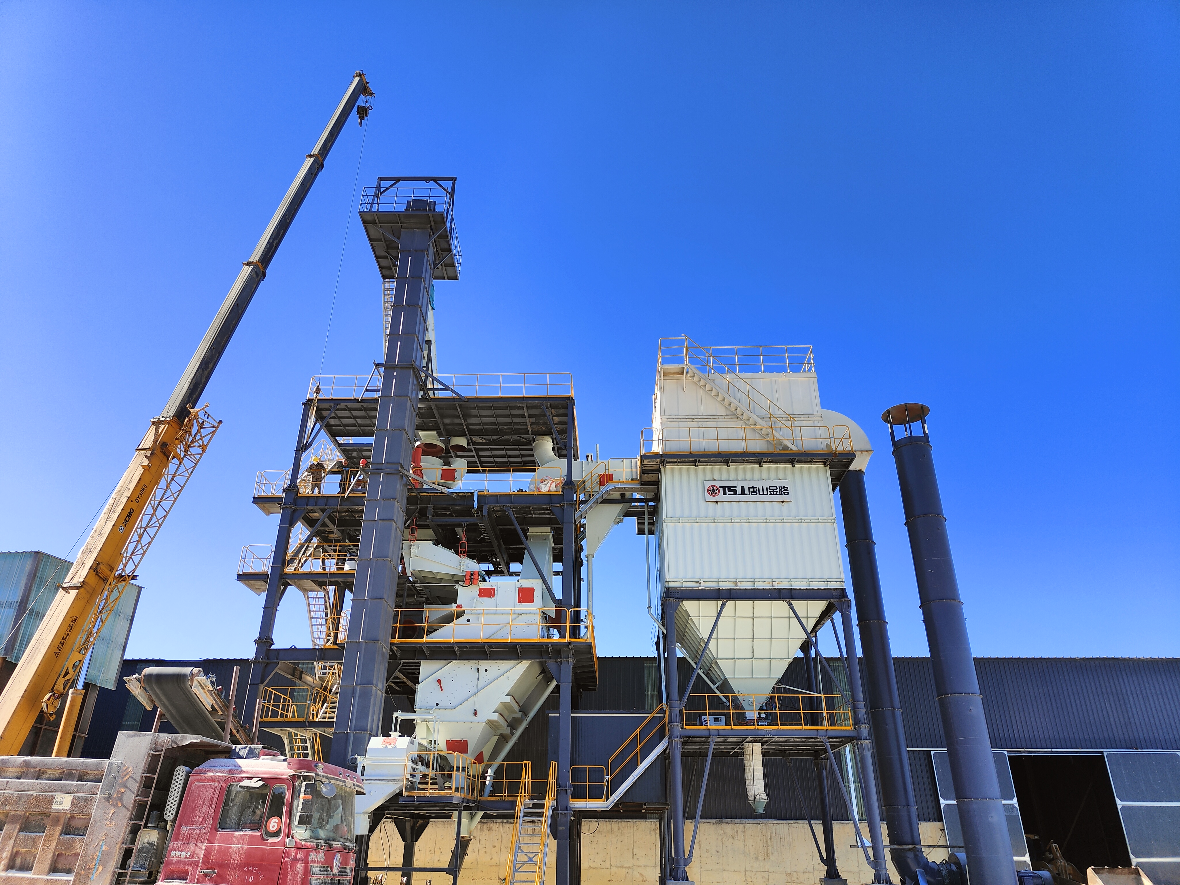 干法制砂樓：機(jī)制砂配比可調(diào)、含粉率可控，實(shí)現(xiàn)全年穩(wěn)定生產(chǎn)的核心利器