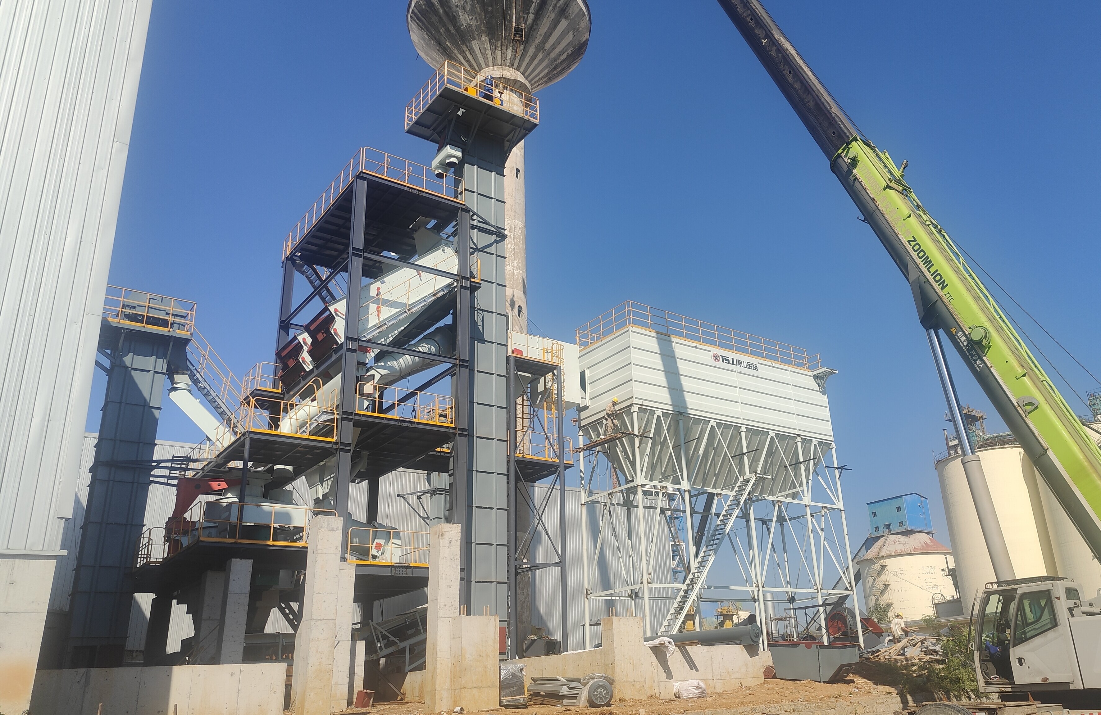 建筑垃圾堆成山？制砂樓一鍵 “點(diǎn)石成金”！